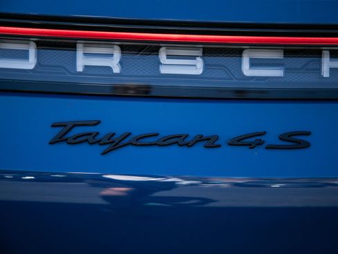 Certified 2023 Porsche Taycan 4S AWD/4WD image 28