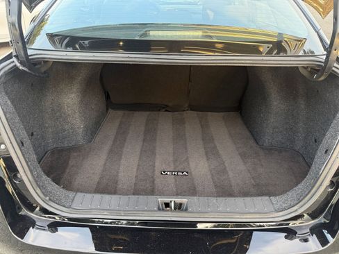 Used 2025 Nissan Versa SV image 27