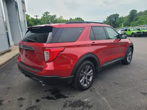 Used 2022 Ford Explorer XLT w/ Equipment Group 202A AWD/4WD image 5