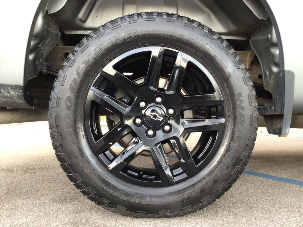 Used 2023 Chevrolet Silverado 1500 RST w/ LPO, Dark Essentials Package AWD/4WD image 17