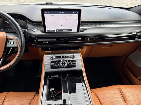 Used 2022 Lincoln Aviator Black Label AWD/4WD image 14
