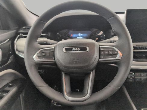 Used 2023 Jeep Compass Limited AWD/4WD image 6