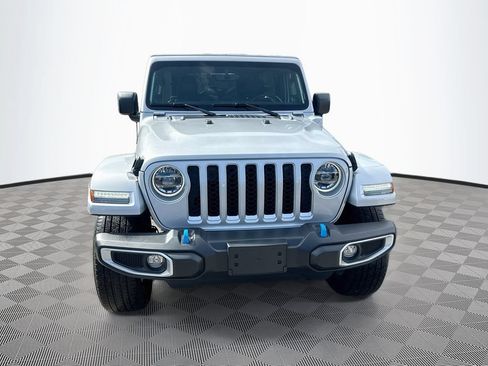 Used 2022 Jeep Wrangler Unlimited Sahara w/ Cold Weather Group AWD/4WD image 2