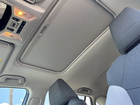 Used 2019 Toyota RAV4 XLE AWD/4WD image 22