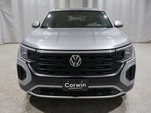 Used 2025 Volkswagen Atlas Cross Sport SE AWD/4WD image 7