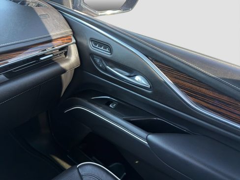 Used 2022 Cadillac Escalade ESV Premium Luxury AWD/4WD image 27