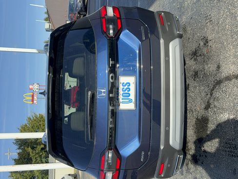 Used 2025 Honda Pilot Touring image 6