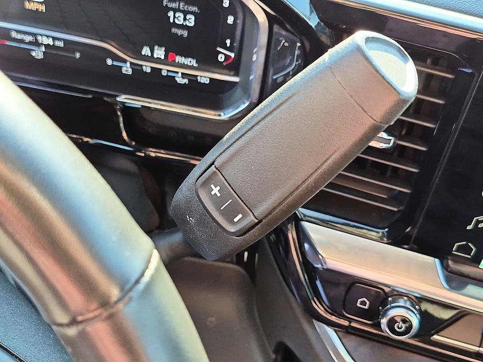 Used 2025 GMC Sierra 1500 SLT AWD/4WD image 25