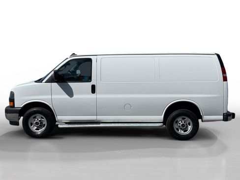 Used 2024 GMC Savana 2500 w/ Driver Convenience Package image 2