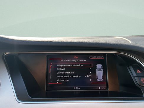 Used 2016 Audi A4 Premium w/ Audi MMI Navigation Plus AWD/4WD image 14