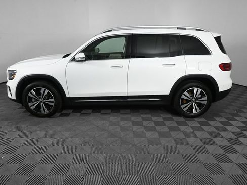 Used 2025 Mercedes-Benz GLB 250 image 3