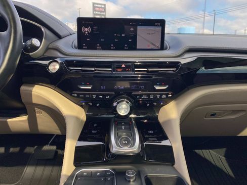 Used 2023 Acura MDX SH-AWD w/ Advance Package image 29