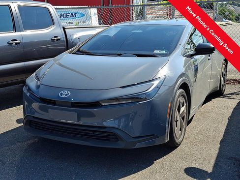 Certified 2023 Toyota Prius LE AWD/4WD image 4