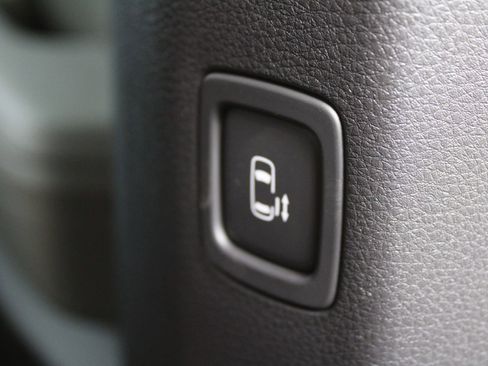 New 2026 Kia Carnival EX FWD image 8