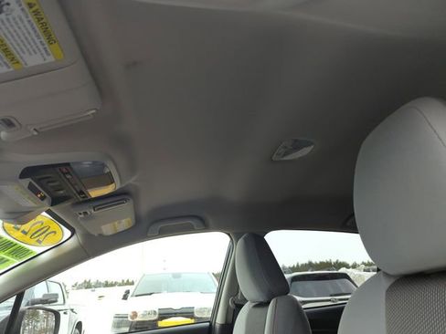 Used 2022 Subaru Crosstrek 2.0i Premium image 24