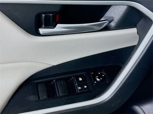 Used 2019 Toyota RAV4 XLE image 17