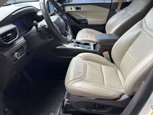 Used 2021 Ford Explorer Platinum w/ Equipment Group 601A AWD/4WD image 12
