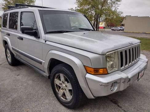 Used 2006 Jeep Commander 4WD image 3