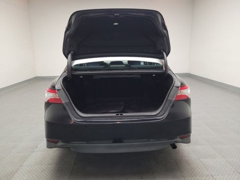 Used 2018 Toyota Camry LE image 29