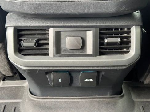 Used 2022 Ford F150 Lariat image 13