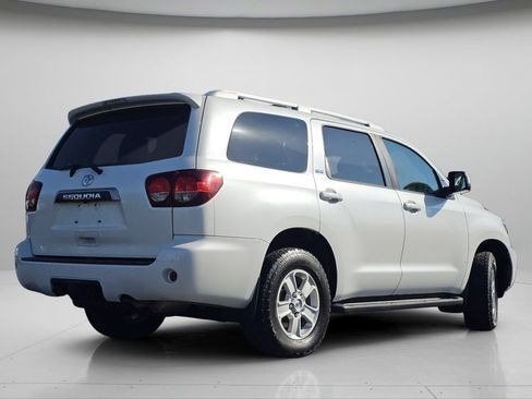 Used 2022 Toyota Sequoia SR5 AWD/4WD image 25