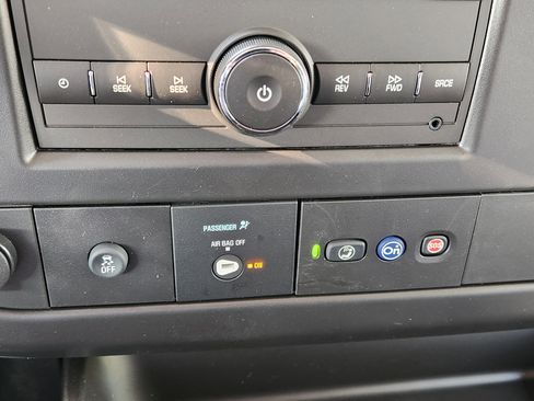 New 2025 Chevrolet Express 2500 w/ Safety Package image 19