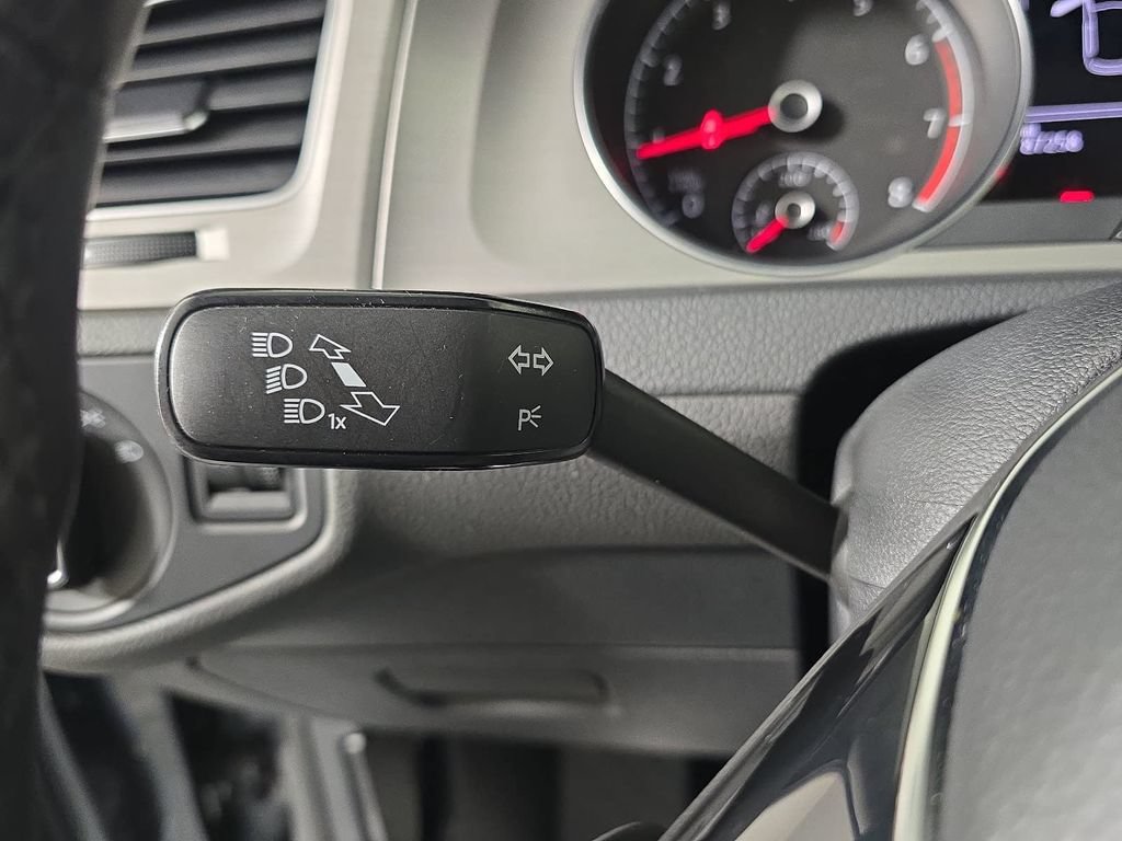 Used 2016 Volkswagen Golf S FWD image 22