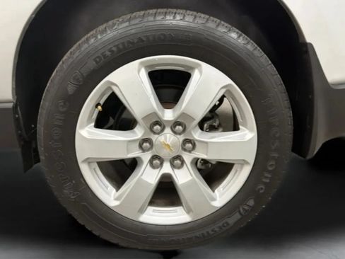 Used 2017 Chevrolet Traverse LT w/ Style and Technology Package FWD image 27