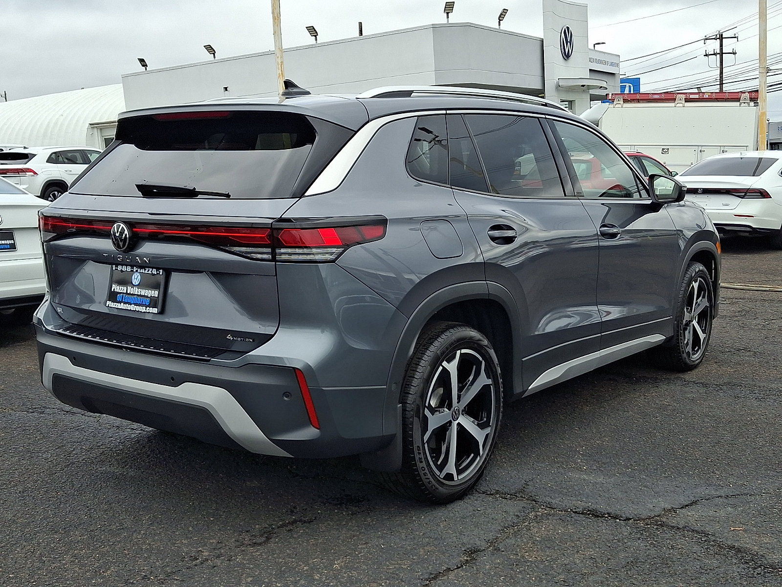 Certified 2026 Volkswagen Tiguan SE AWD/4WD image 7