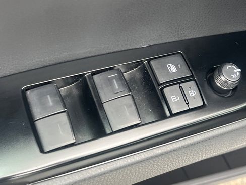 Certified 2025 Toyota Camry SE image 18