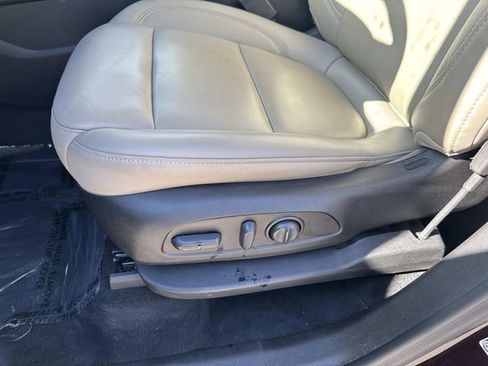 Used 2022 Chevrolet Traverse LT image 18