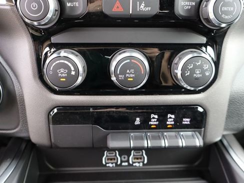 New 2026 RAM 1500 Express AWD/4WD image 19