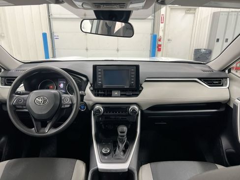 Used 2022 Toyota RAV4 XLE w/ Convenience Package AWD/4WD image 10