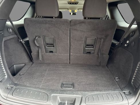 Used 2022 Dodge Durango SXT w/ Anodized Platinum Package image 11