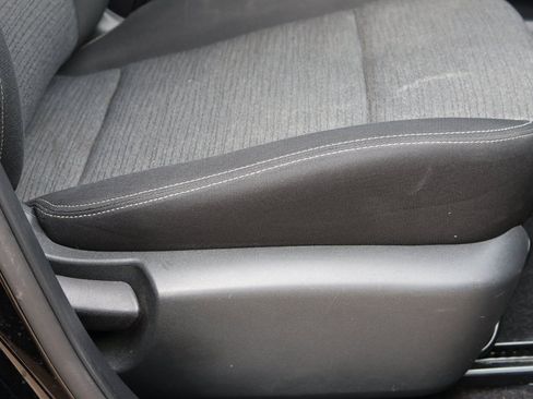 Used 2021 Nissan Rogue SV image 11