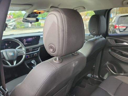 Used 2025 Buick Encore GX Preferred image 12