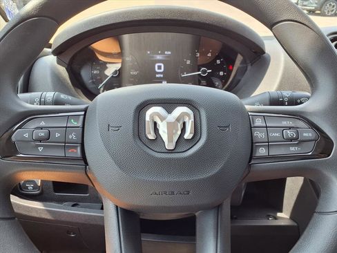 Used 2025 RAM ProMaster 2500 w/ Convenience Group image 12