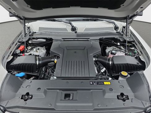 New 2026 Land Rover Defender 110 OCTA image 31