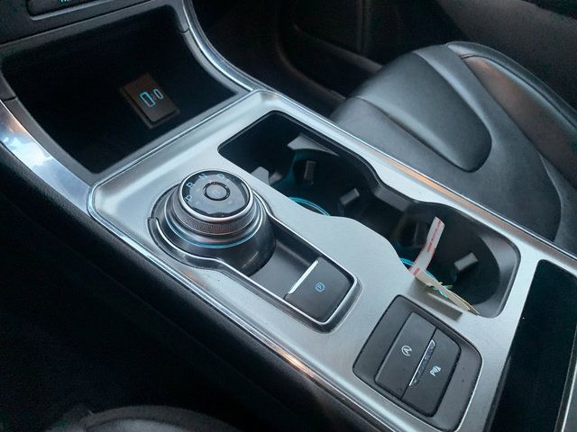 Used 2022 Ford Edge Titanium w/ Equipment Group 301A AWD/4WD image 8