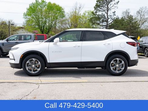 Used 2025 Chevrolet Blazer LT image 3