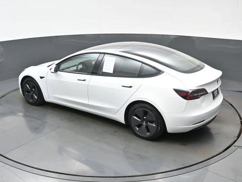 Used 2023 Tesla Model 3 Standard Range image 33