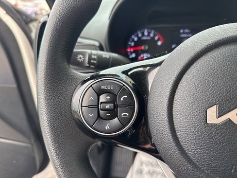 Certified 2022 Kia Soul S image 19