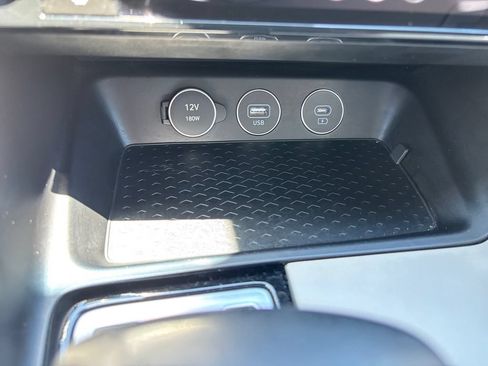 Used 2025 Genesis G70 2.5T AWD/4WD image 27