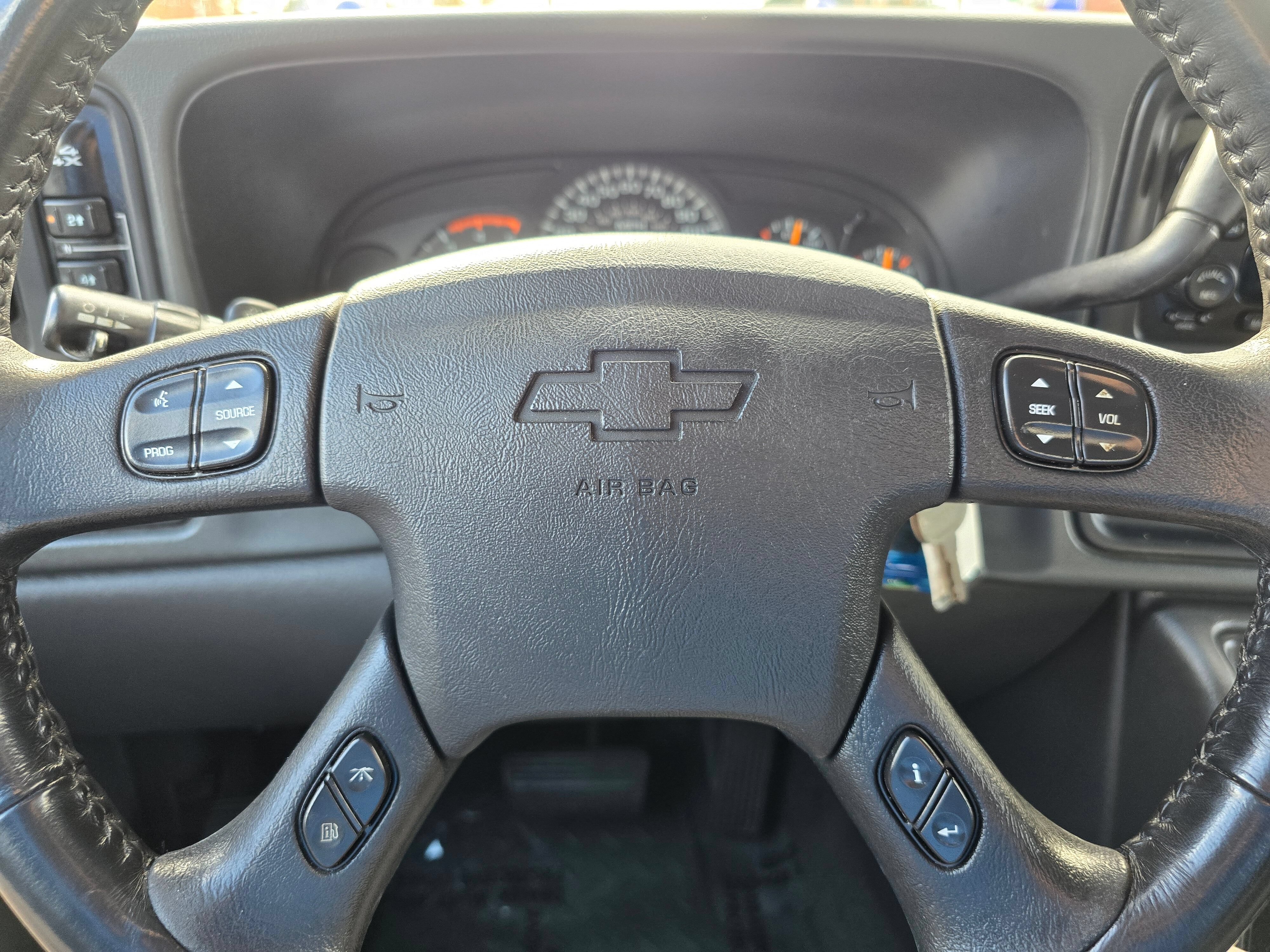 Used 2005 Chevrolet Silverado 2500 LT w/ Heavy-Duty Power Package AWD/4WD image 25