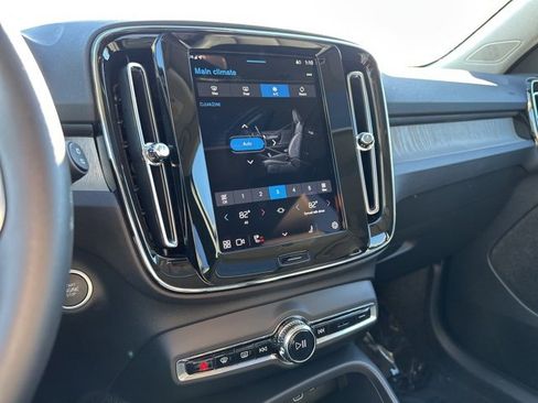 Certified 2025 Volvo XC40 B5 Core image 20