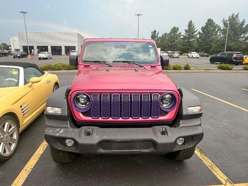 Used 2024 Jeep Wrangler Unlimited Sport AWD/4WD image 3