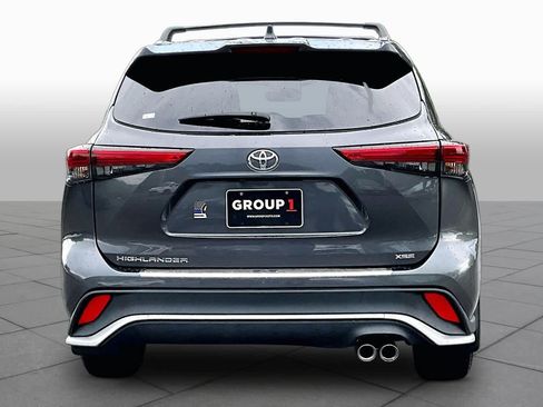 Used 2023 Toyota Highlander XSE FWD image 5