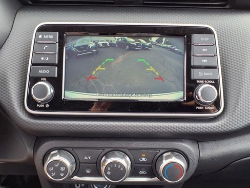 New 2025 Nissan Kicks Play S image 9