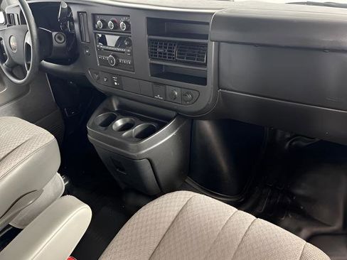Used 2015 GMC Savana 2500 image 24