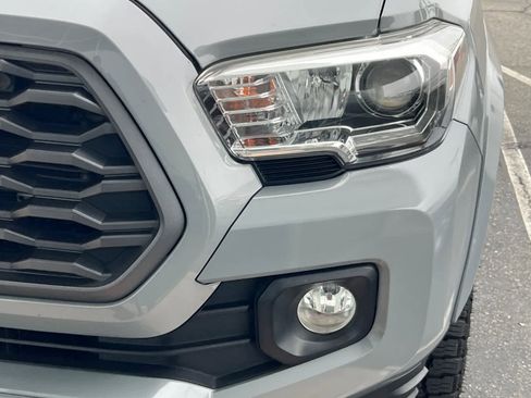 Certified 2020 Toyota Tacoma TRD Sport image 11